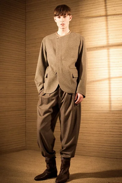 Look 11